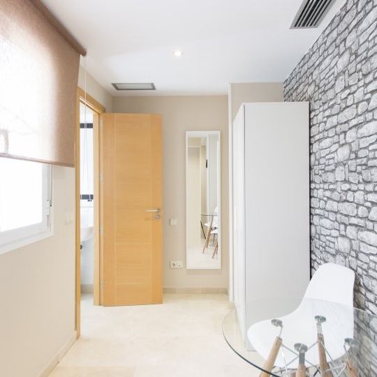 madrid, Community of Madrid 28013 - Photo 1