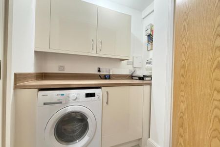 2 bedroom retirement property to rent - Photo 3