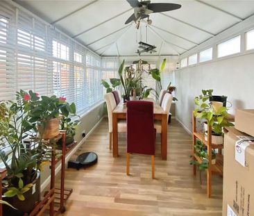 4 bedroom semi-detached house to rent - Photo 3