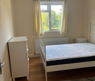 Room in a Shared House, Norbury Crescent, SW16 - Photo 1