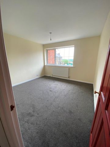2 Bed Terraced House, Warrels Court, LS13 - Photo 5