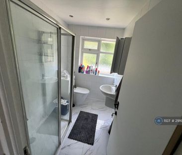 1 bedroom in a house share to rent - Photo 6