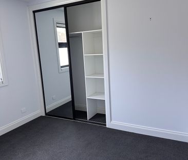 Avondale Heights - Photo 3