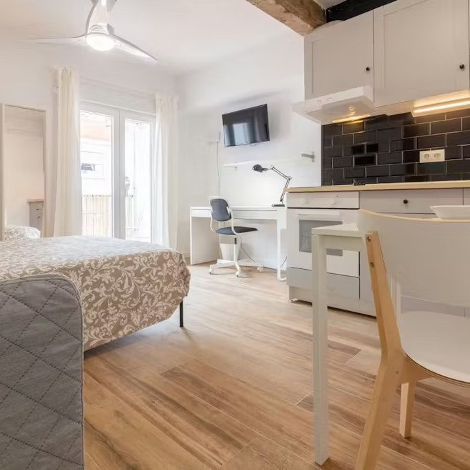 Carrer Pintor Stolz, Valencia, Valencian Community 46018 - Photo 1