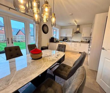 4 bedroom detached house to rent - Photo 3