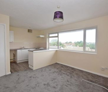1 bedroom flat to rent - Photo 3