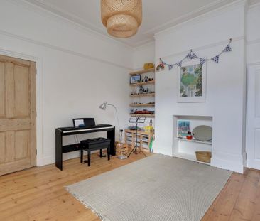 5 bedroom semi-detached house to rent - Photo 1