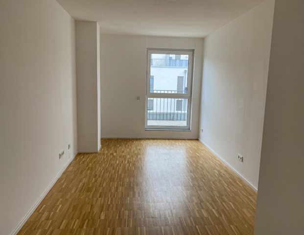 Hoch hinaus! Großzügige 3-Zimmer-Wohnung mit Dachterrasse - Photo 1
