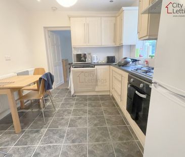 2 Bedroom Flat - Photo 3