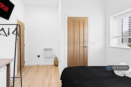 1 bedroom in a house share to rent - Photo 5