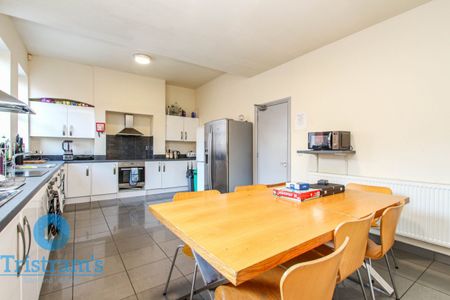 9 bed Semi-Detached House for Rent - Photo 5