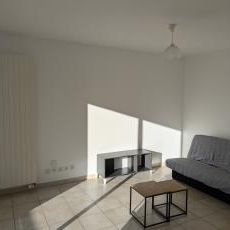 Location Appartement 1 pièce 32m² JACOB BELLECOMBETTE 73000 - Photo 1