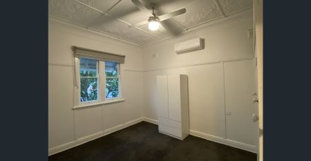 Charming Country Living in Dubbo - 3 Bedroom Home for Rent - Photo 4