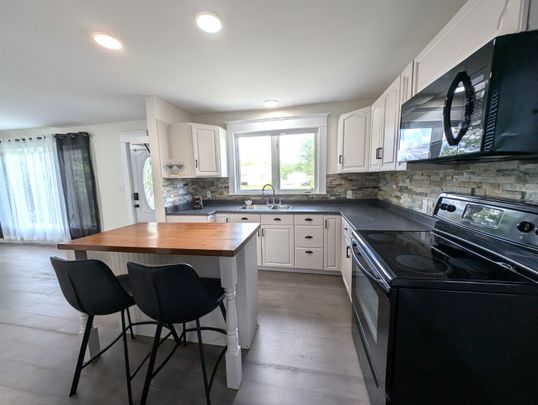 Parkmoor Avenue, Halifax 25-090 - Photo 1