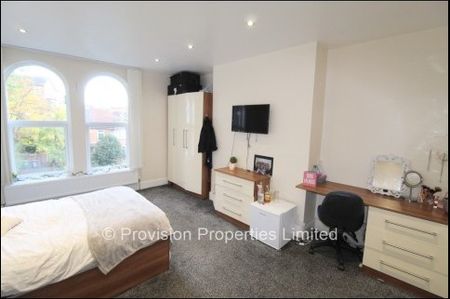 10 Bedroom Student House Headingley Leeds - Photo 3