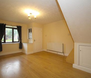 3 bedroom semi-detached house to rent - Photo 2
