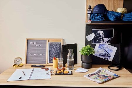 6 Bedroom Shared Bathroom, King Single Bed, High Floor - Photo 3