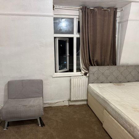Room in a Shared Flat, Green Lane, IG3 - Photo 4