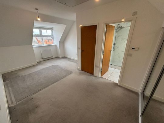 4 bedroom semi-detached house to rent - Photo 1