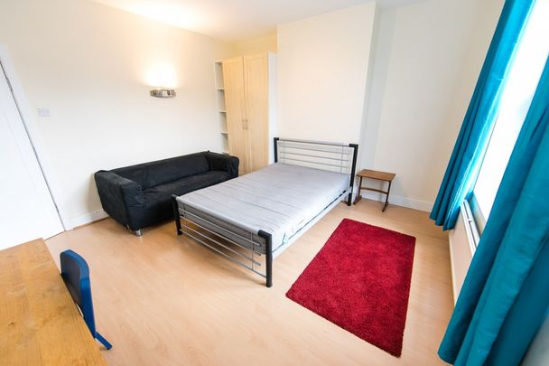 Headingley Mount, LS6 3EL, Leeds, Headingley, Leeds - Photo 1