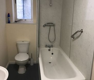 Bedsit Flat, The Drive, Hove - Photo 3