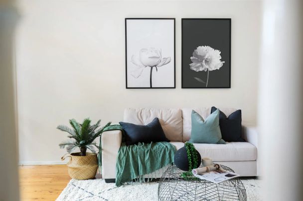 Stunning, Well Presented & Spacious Town House For Lease - Photo 1