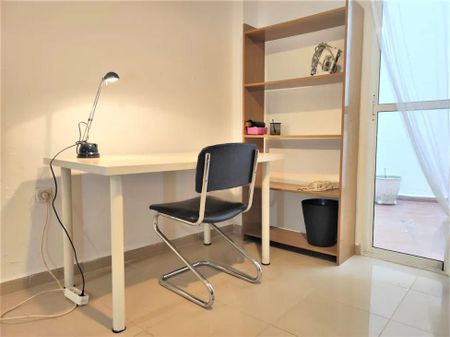 Calle Mármoles, Sevilla, Andalusia 41004 - Photo 5