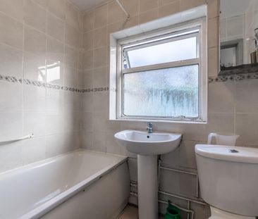 Room in a Shared Flat, London, E7 - Photo 6