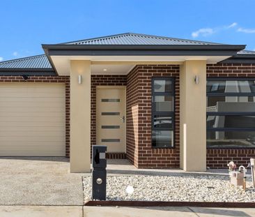 Near-New Family Home in Prime Arcadia Estate Location - Photo 1