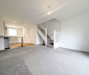 Heol Y Gylfinir, Pontyclun, Llanilid - Photo 2