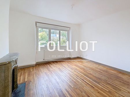 À louer : maison spacieuse avec garage, centre-ville et voie verte à pied - Photo 2