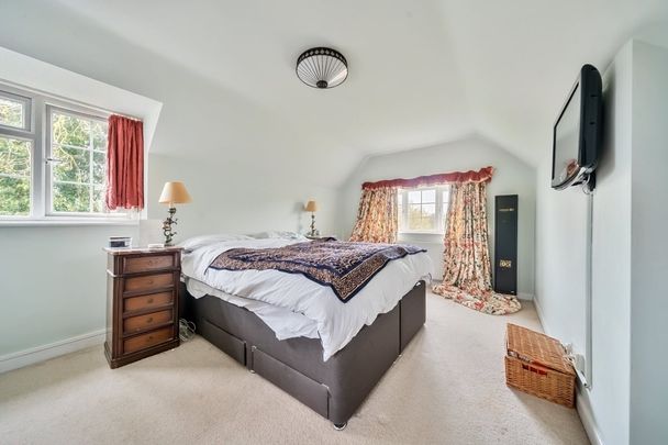 4 bedroom semi-detached house to rent - Photo 1