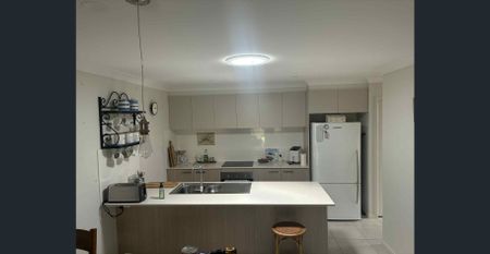 Convenient Pimpama Location – 3-Bedroom Home with Double Garage - Photo 4