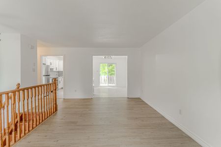 For Lease - 32 54th Street Unit# Upper, Wasaga Beach, Ontario - Photo 2