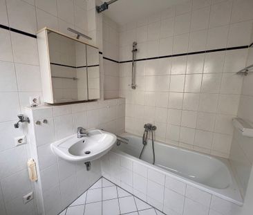 2-Raum-Wohnung, 46,7 m², Lift, Bad mit Wanne & Fenster, separates WC. - Photo 3
