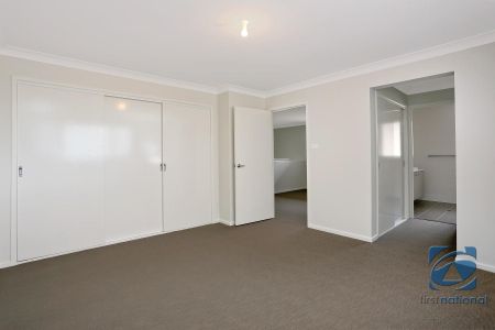 LARGE FAMILY HOME - Photo 2