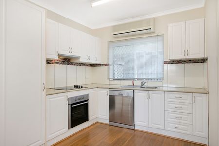 REJUVENATED TOWNHOUSE WITH ONLY ONE NEIGHBOUR – A1 LOCATION! - Photo 2