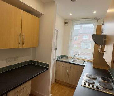 Flat 1, Norman Mount, Kirkstall, Leeds, LS5 3JQ - Photo 1