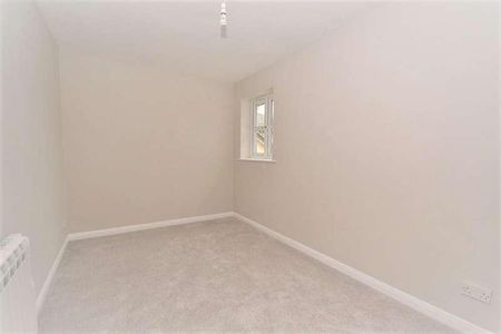 Ash Court, Balmore Park, Reading, RG4 - Photo 4