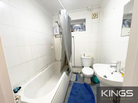 3 bedroom flat to rent - Photo 5