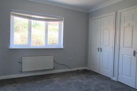 5 bedroom detached house to rent - Photo 4