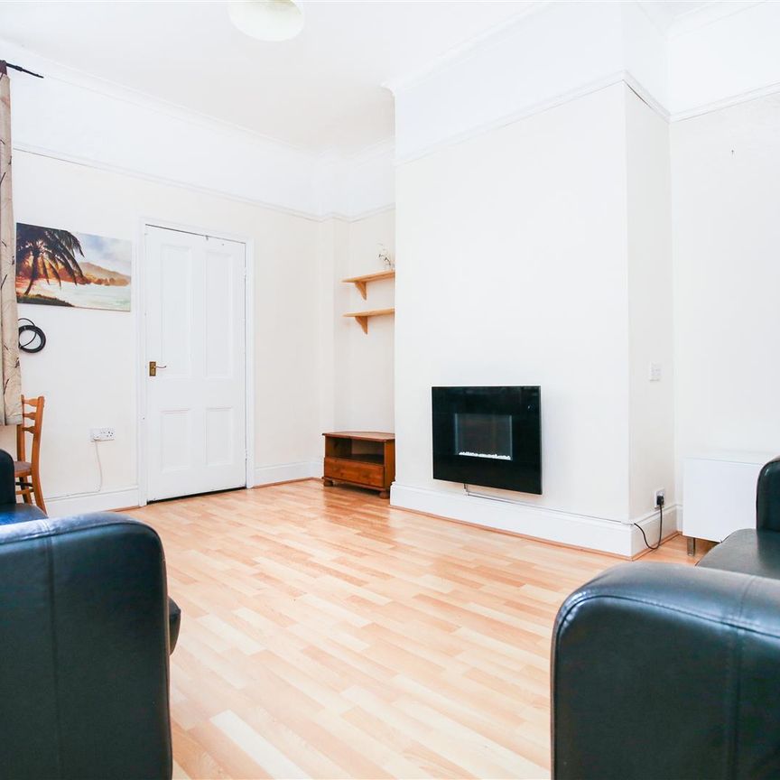 2 bed flat to rent in Cartington Terrace, Newcastle Upon Tyne, NE6 - Photo 1