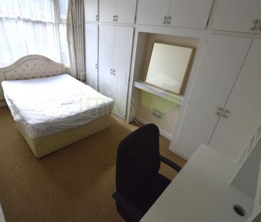 5 bedroom semi-detached house to rent - Photo 4