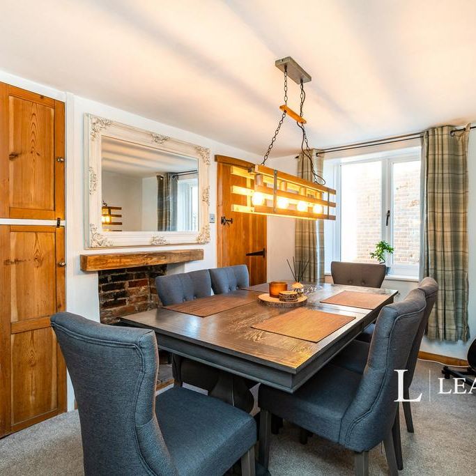 3 bedroom semi-detached house to rent - Photo 1