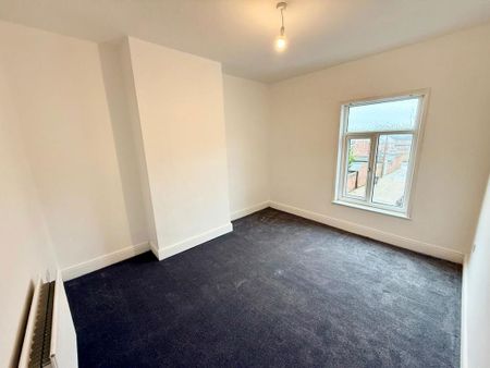 3 bedroom end of terrace house to rent - Photo 5