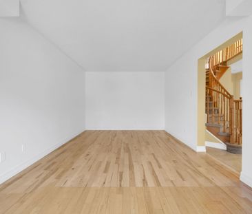 For Lease - 10 Chiswick Crescent, Aurora, Ontario - Photo 3