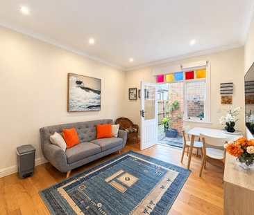 Fully Furnished Granny Flat - Photo 2