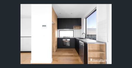 Location, Location! - Photo 5