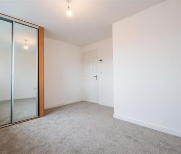 2 bedroom semi-detached house to rent - Photo 5