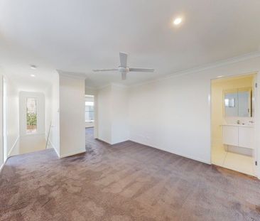 3 Bedroom Townhouse with Pool - Photo 3